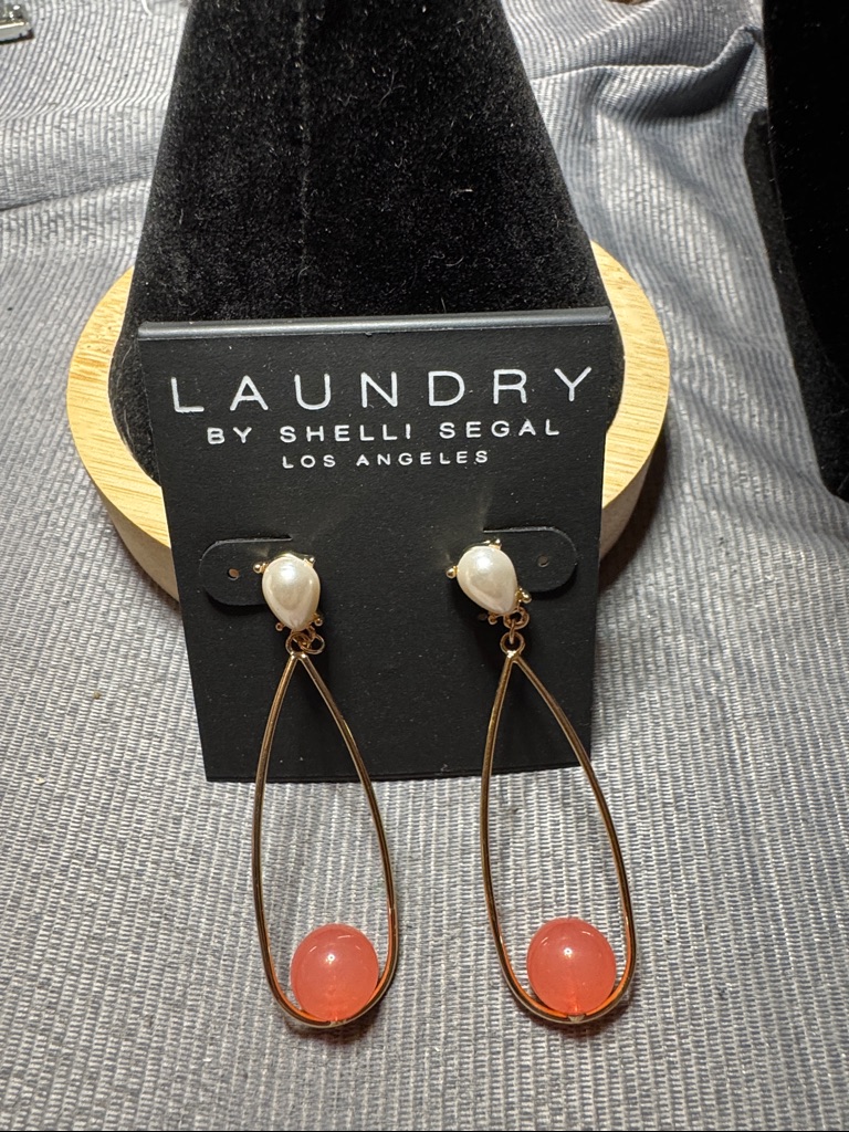 Laundry By Shelli Segal Gold Teardrop Earrings With Coral Beads 8$